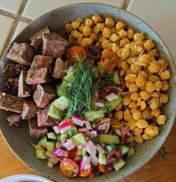 Chickpea steak salad